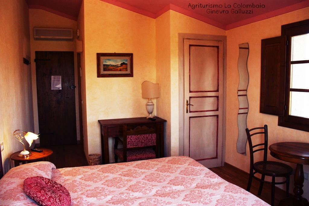 ヴィッキオ Agriturismo La Colombaiaヴィラ エクステリア 写真
