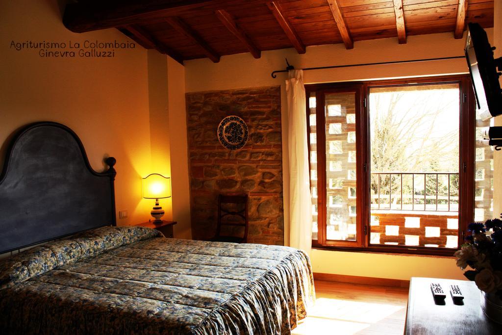 ヴィッキオ Agriturismo La Colombaiaヴィラ エクステリア 写真